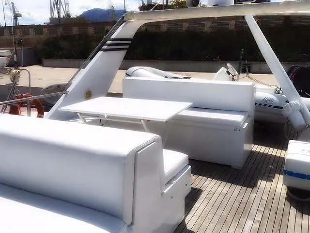 Botel Boat And Breakfast Hotel Palermo Italia