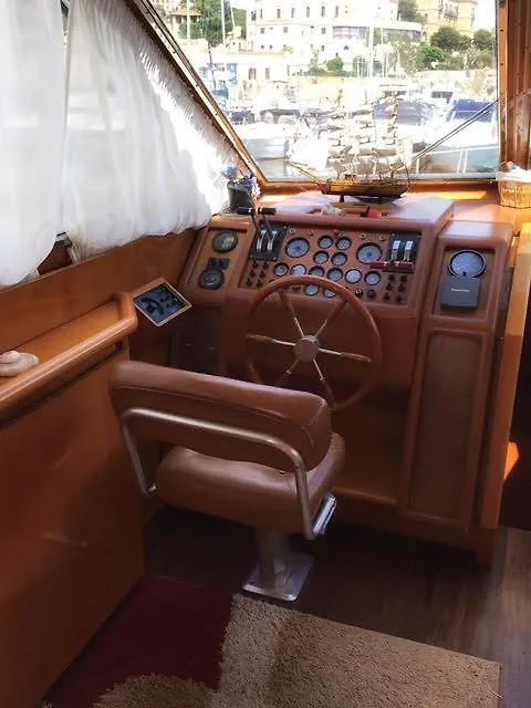 巴勒莫 Boat And Breakfast酒店 船屋